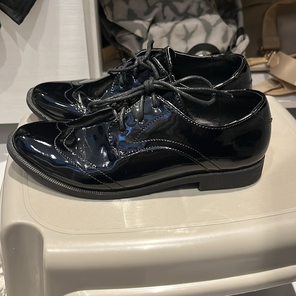 Oxford Shoes - Picture 3 of 5